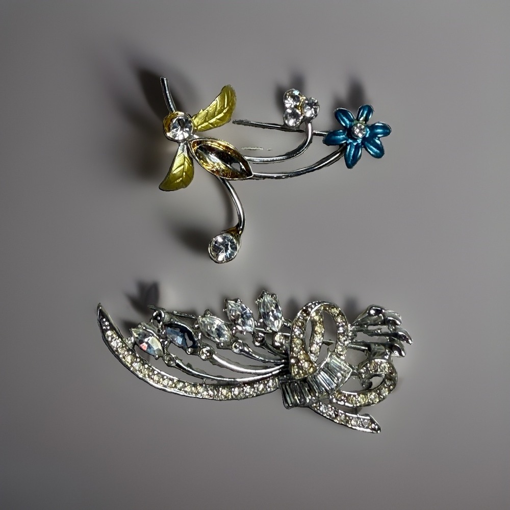 Vintage 1950s Floral Rhinestone & Enamel Brooch Pin Set 2pc Silver Tone Retro